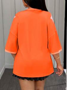 Camiseta Corta de Fútbol de Malla Naranja Oversize para Mujer, Cuello V, Ajuste Holgado, Estilo Urbano, Top Gráfico, Camisetas Personalizadas Streetwear Y2K - Product Image 2