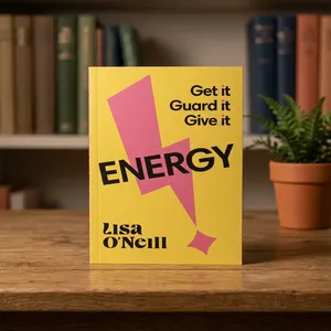 Energy de Lisa O'Neill, libro de bolsillo, desarrollo personal, mindfulness, salud mental, éxito de ventas para adultos - Product Image 1