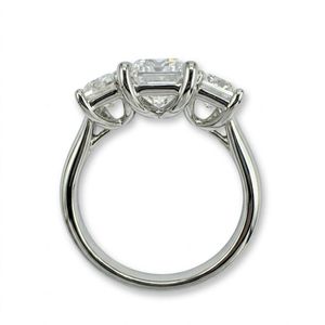 Anillo de Diamantes Cultivados en Laboratorio con Corte Esmeralda de 2.90CTW en Oro Blanco de 18K, Certificado IGI, Anillo de Compromiso de Tres Piedras - Product Image 5