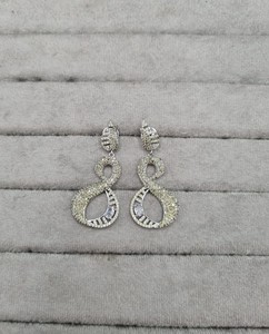 Elegantes Pendientes Largos Geométricos de Moda con Micro Pavé de Circonitas Cúbicas en Rosa y Verde, Diseño Infinito, Venta al por Mayor, Joyería para Fiesta, Regalo para Mujer - Product Image 6
