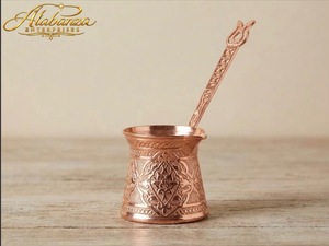 Cafetière turque en laiton et acier inoxydable Alabanza Enterprises avec poignée en bois, design luxueux et écologique pour la préparation du café - Product Image 3