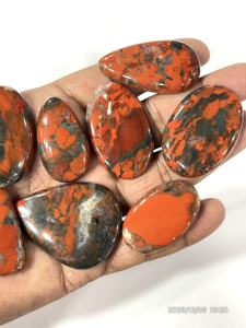 Cabujón de Jaspe Rojo Natural Suelto, Formas y Tamaños Variados, Aprox. 20 a 30 mm - Product Image 2