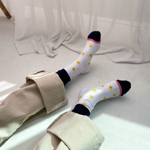 Calcetines de Moda Coreana para Mujer, con Diseño Floral, de Algodón Peinado Suave de Primera Calidad - Product Image 3