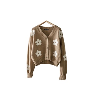 Pull en laine/cachemire au crochet pour femme, le plus vendu, cardigan d'hiver personnalisé à col en V avec fermeture boutonnée, décontracté, respirant, standard - Product Image 5