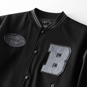 Chaqueta Varsity para Hombre, Mezcla de Algodón y Nailon, Paneles Texturizados en los Brazos, Estilo Béisbol Universitario, Detalle Acolchado, Estilo Urbano en Contraste - Product Image 5