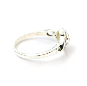 Bague minimaliste en topaze bleue en argent 925 avec un design délicat, fabricant en gros - Product Image 3