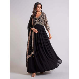 ชุดเดรส Anarkali ผ้าโพลีเอสเตอร์สำหรับงานปาร์ตี้ พร้อมจี้ห้อยคอและผ้าคลุมไหล่ สำหรับโอกาสพิเศษ - Product Image 6