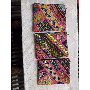 Bolso de Mano Estilo Bohemio Gitano Kuchi con Bordado, Cierre de Cremallera y Gamuza para Mujer - Product Image 3