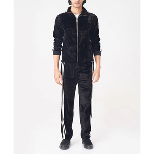 Ensemble de survêtement en velours élégant pour homme avec tissu chaud pour un usage quotidien - Product Image 1