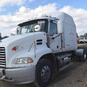 รถบรรทุกหัวลากดีเซล 6x4 10 ล้อ สำหรับขนส่งทางถนนบรรทุกหนัก โครงสร้างแข็งแรงทนทาน - Product Image 1