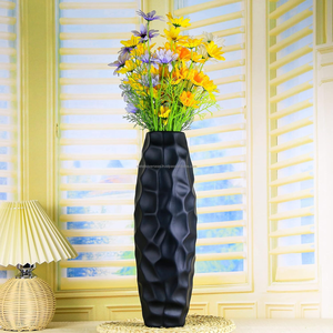 Grand vase de sol noir au design texturé géométrique Vase de sol décoratif moderne pour herbe de pampa et fleurs séchées Grand noir - Product Image 1