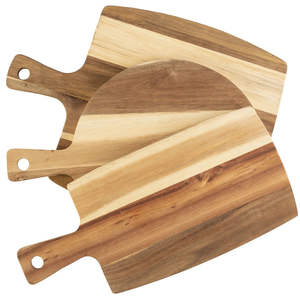 Planche à découper en bois massif naturel pour la préparation culinaire en cuisine, surface de coupe robuste et durable, idéale pour couper les légumes - Product Image 2