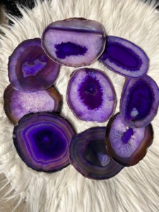 Venta al por mayor de RAIS AGATE, rodajas de ágata natural decorativa tallada con efecto de sombra, posavasos redondos morados para decoración del hogar - Product Image 6
