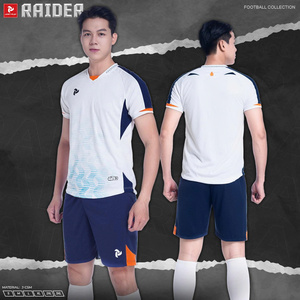 ชุดเสื้อฟุตบอลแบบกำหนดเอง แห้งเร็ว ระบายอากาศได้ดี น้ำหนักเบา คอวี สายรัดแบบตัว T แขนสั้น โพลีเอสเตอร์ 100% RAIDER JP Teamwear สำหรับผู้ใหญ่ - Product Image 3