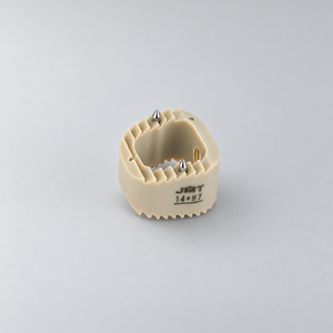 [JMT] Cage de fusion intercorporelle cervicale EDEN ACIF PEEK, marqueur en tantale, surface dentée, forme anatomique, radiolucide - Product Image 1