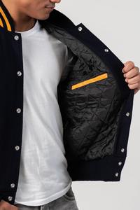 Blouson universitaire tendance pour homme, en toile confortable, provenant d'un fournisseur pakistanais, vêtement de mode avec broderie frontale personnalisée, options OEM ODM - Product Image 4