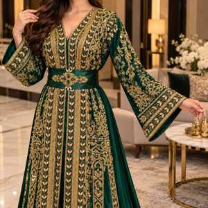 Robe Abaya vert émeraude pour femmes, broderie dorée lourde, robe longue élégante de créateur marocain, manches longues, robe maxi ornée de bijoux - Product Image 2