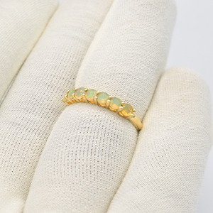 แหวนทองคำแท้ 14k ลายครึ่งวงกลมประดับเพชร 3 มม. 7 เม็ด จาก Chordia Jewels ผู้จัดจำหน่ายที่ได้รับการยืนยัน - Product Image 4