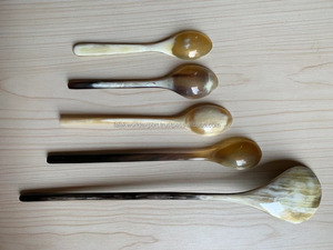 Cucharas para servir de cuerno de búfalo hechas a mano de la mejor calidad, cubiertos de diseño tallado para vajilla de Falak World Export - Product Image 4