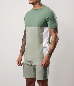 Conjunto Deportivo Premium para Hombre con Paneles en Contraste y Logotipo Personalizado – Camiseta y Pantalones Cortos Transpirables que Absorben la Humedad, Conjunto de 2 Piezas - Product Image 1