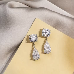 Pendientes colgantes de diamantes cultivados en laboratorio de calidad premium con acabado en oro blanco, joyería fina elegante disponible a un precio competitivo. - Product Image 5