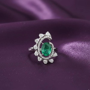 Anillo Ovalado con Halo de Esmeralda, Plata 925, Chapado en Oro Blanco de 14K, con Moissanita, Regalo de Aniversario, Estilo Minimalista - Product Image 1