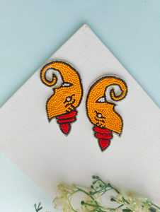 Boucles d'oreilles artisanales en perles, motif animal, broderie sur toile orange et rouge, accessoire de décoration artisanale - Product Image 1