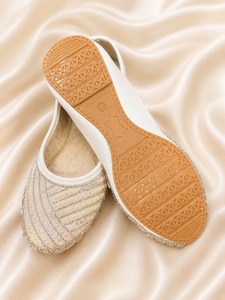 Chaussures plates en cuir véritable pour femmes, avec strass, bout rond, à enfiler, pour mariage, fête ou tenue de mariée - Product Image 3