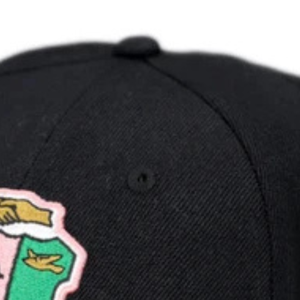 Gorra de Béisbol Negra AKA Crest, Ajustable con Cierre a Presión, Logotipo Bordado, Estilo Casual Unisex, Moda Urbana y Preppy para Exteriores - Product Image 2
