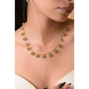 Collar Atemporal Chapado en Oro con Piedras Artificiales Incrustadas, Hecho a Mano, Producto al por Mayor, Forma y Tamaño Únicos para Regalos de Boda - Product Image 1