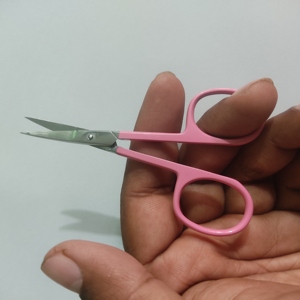 Tijeras Curvas Personalizadas de Acero Inoxidable para Manicura y Cejas con Cuidado de Cutículas para Arte de Uñas - Product Image 4