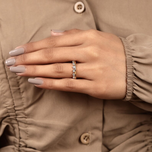 Anillo de oro macizo de 14K con banda ovalada verde de diamantes cultivados en laboratorio, corte ovalado, sin conflictos, para mujer - Product Image 1