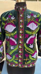 Chaqueta de Terciopelo con Bordado Suzani Hecho a Mano, Estilo Boho Étnico, Abrigo de Invierno para Mujer, Chaqueta de Fiesta Hippie con Estampado Floral Vintage - Product Image 5