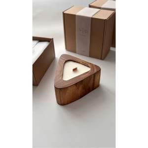 Vela Premium en Forma de Corazón en Recipiente de Madera con Mecha de Madera |   Vela Aromática de Cera de Soya para Regalo del Día de San Valentín |   Tazón de Madera Sostenible - Product Image 4