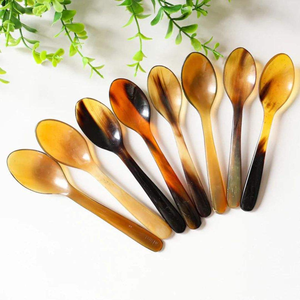 Cuchara de Cuerno de Buey Hecha a Mano, Utensilios de Cocina de Cuerno de Búfalo Natural para Helados y Postres, Cubertería Personalizable en Venta - Product Image 3