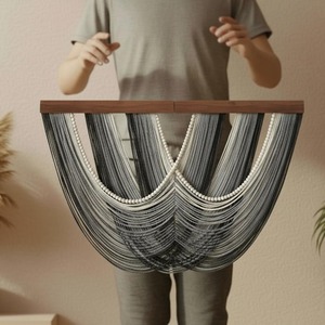 Hermoso Tapiz de Macramé Azul con Barra de Madera para Decoración de Fondo en Bodas, Fiestas y Celebraciones, Hecho en India - Product Image 6