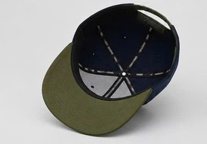 Casquette Snapback en gros avec patch tissé, bicolore, 6 panneaux, visière plate, haute qualité, pour camping et montagne, structurée, profil moyen - Product Image 4