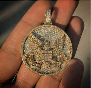 Colgante de pájaro volador personalizado con moissanita VVS, colgante de plata 925 con incrustaciones de dos tonos, colgante de moda hip hop para hombre. - Product Image 6