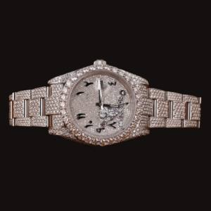 Montre Hip Hop Classique à Cadran Blanc avec Chiffres Arabes et Boîtier Rond Entièrement Sertie de Diamants Moissanite, Fonctionnalités de Montre Mécanique - Product Image 1