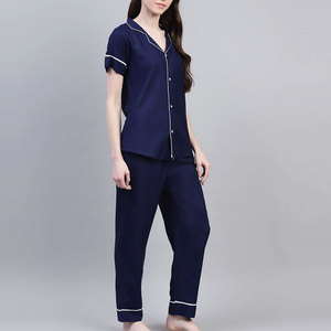 Ensemble pyjama deux pièces imprimé confortable, tissu doux, vêtements de maison élégants, design décontracté, combinaison de nuit pour femmes - Product Image 3