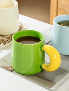 Taza de cerámica dulce, perfecta para cumpleaños y regalos sorpresa, taza de color con diseños creativos, ideal para personalizar con marca. - Product Image 3