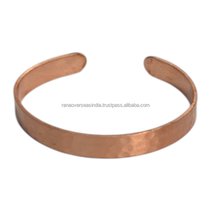 Bracelet ouvert réglable en cuivre pur, étanche, martelé, pour femmes et hommes, bijoux minimalistes unisexes pour anniversaire et mariage - Product Image 4