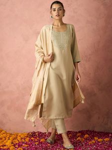 Ensemble Kurta et pantalon pour femme en coton beige à séchage rapide, imprimé numérique, avec dupatta, coupe régulière, longueur genou, tenue traditionnelle indienne et pakistanaise - Product Image 1