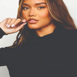 Haut court surdimensionné vierge à manches longues personnalisé pull 100% coton 300 grammes mode sweats à capuche pour femmes avec poche pour l'automne - Product Image 6