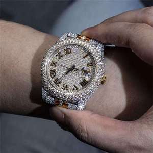 Reloj de Lujo Hip Hop Personalizado con Diamantes Moissanite VVS para Hombre, Hecho a Mano, de Cuarzo, Resistente al Agua, Analógico, con Correa de Acero Inoxidable de 20 mm - Product Image 5