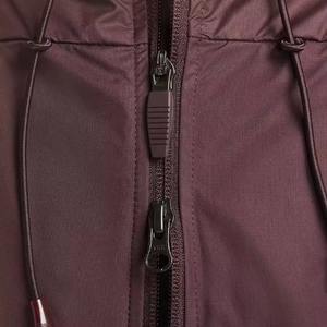 Chaqueta Cortavientos con Capucha Personalizada para Hombre, Impermeable, Ligera, Deportiva, Informal, con Cierre, Color Borgoña, Estilo Urbano - Product Image 4