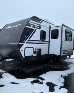 Autocaravanas Usadas a Precios Accesibles, Modelos 2026, 2025 y 2024, RV Bullet Classic 1840RBWE, Remolques de Viaje Disponibles - Product Image 4
