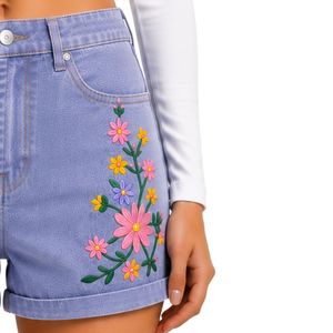 Shorts de Mezclilla de Cintura Alta para Mujer, Color Lavanda, con Bordado Floral Colorido, Shorts Casuales de Verano, Fabricante OEM ODM Personalizado - Product Image 4