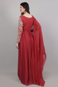 Robe élégante pour femme avec dupatta, couleur marron, ornée de perles, de fils et de sequins. - Product Image 2