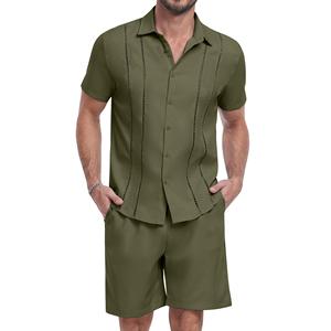 Ensemble chemise et short pour homme, vert olive, manches courtes, couleur unie, vêtements décontractés d'été, col rabattu, tissu polyester respirant - Product Image 1